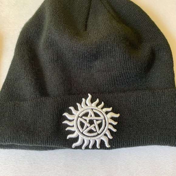 Supernatural Accessories - Supernatural Logo Beanie Unisex